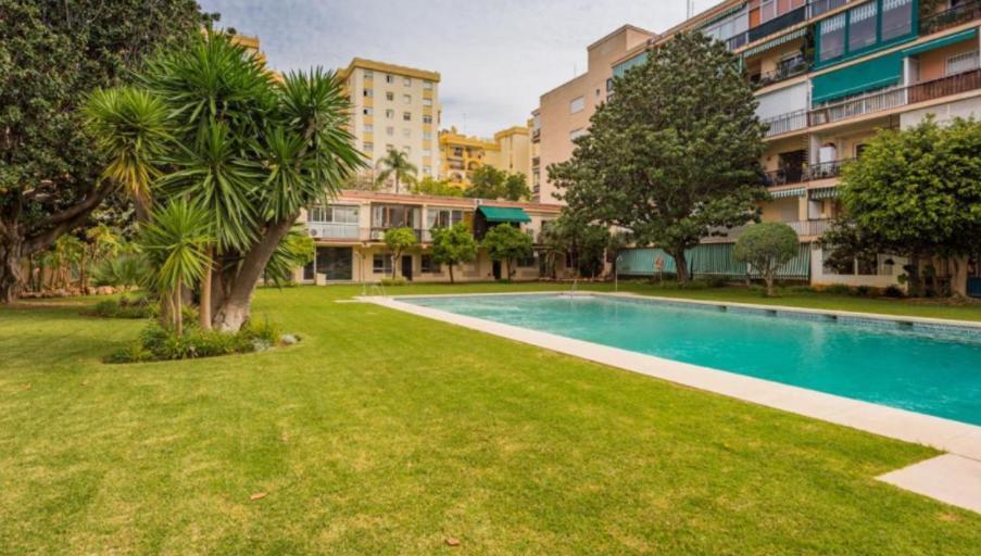 Stylish 3 Bedroom Penthouse In Marbella Centre With Large Pool Close To The Beach Luaran gambar