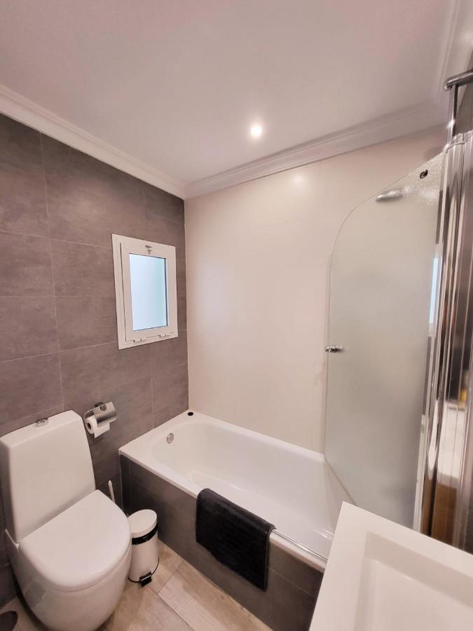 Stylish 3 Bedroom Penthouse In Marbella Centre With Large Pool Close To The Beach Luaran gambar